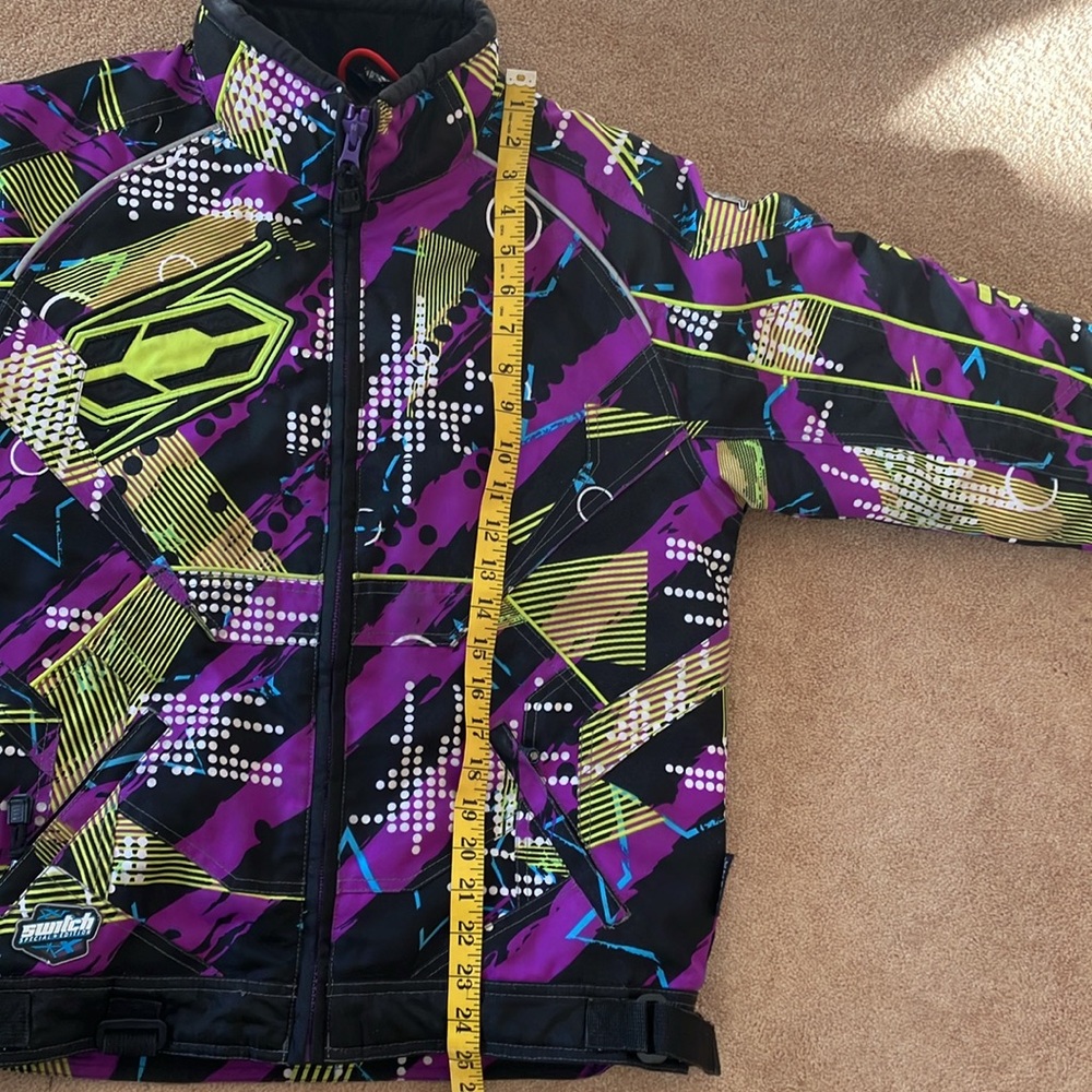 CASTLE X RACEWEAR SWITCH SPECIAL EDITION
GIRLS YOUTH SIZE LARGE
EXCELLENT COND. - Picture 11 of 15